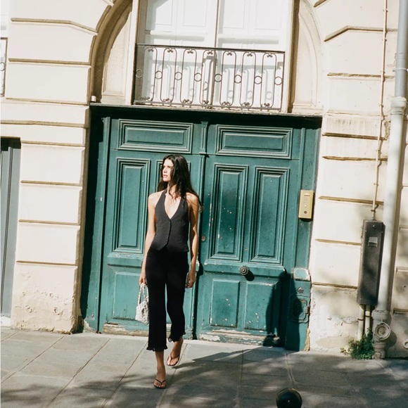 Ruffled mini flare pants - Picture 3 of 6